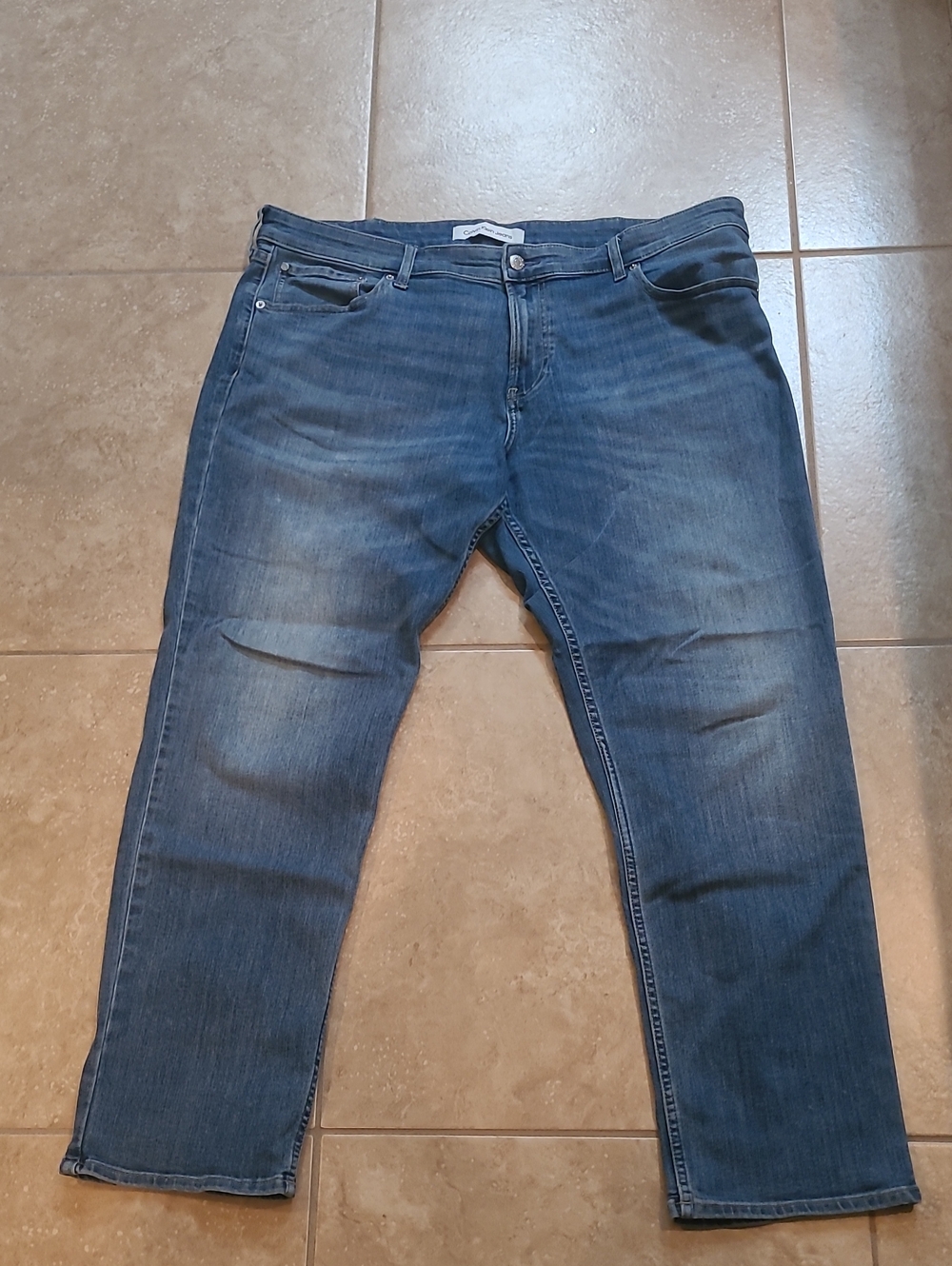 Calvin Klein Jeans Relaxed Fit Denim - Faded Blue. 40 X 32